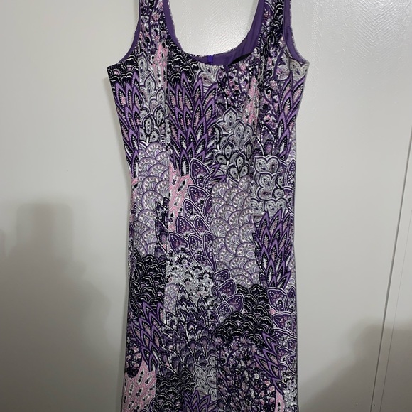 Dress - Picture 1 of 3